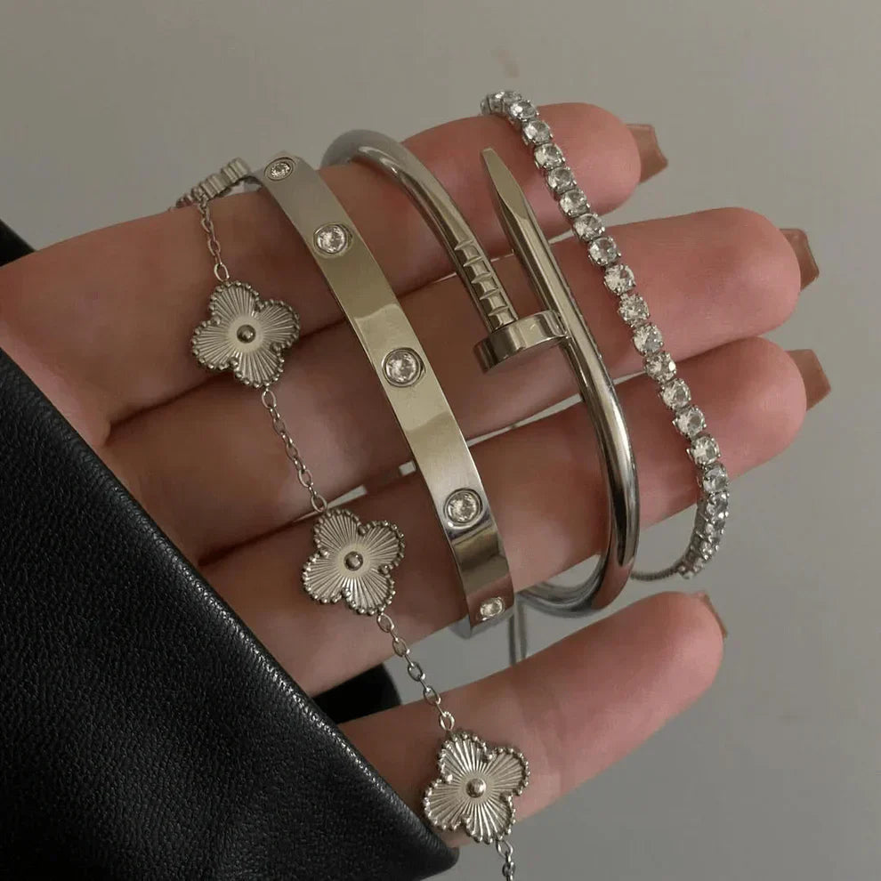 GESTAPELT ELEGANZ | SILBER